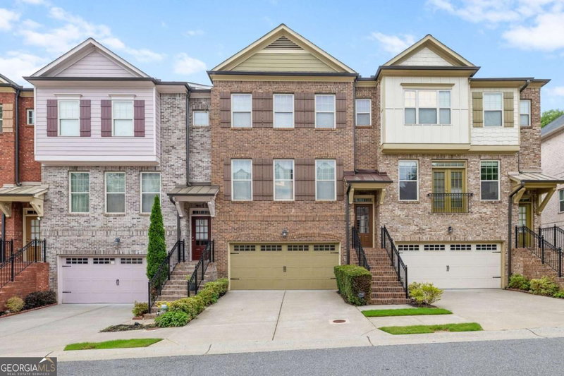 9009 Woodland Trail