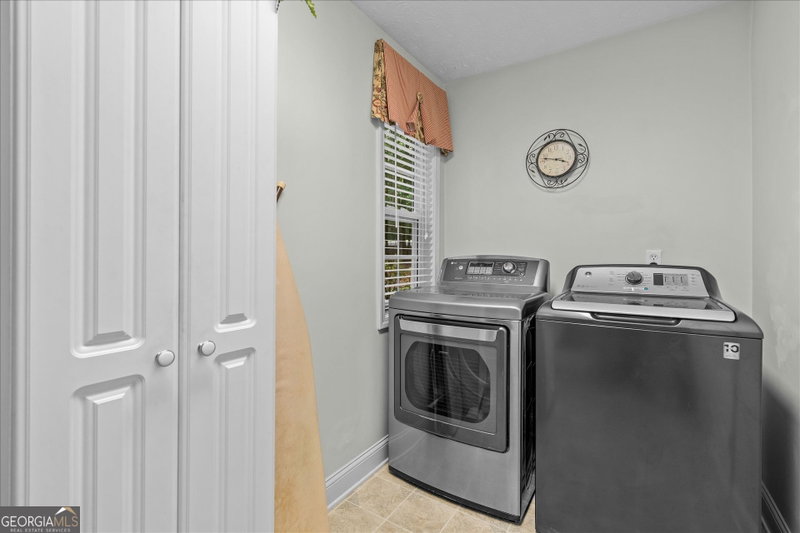 Photo 33 of 2135 Ashton Drive