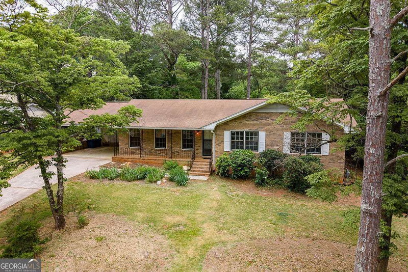 265 University Circle