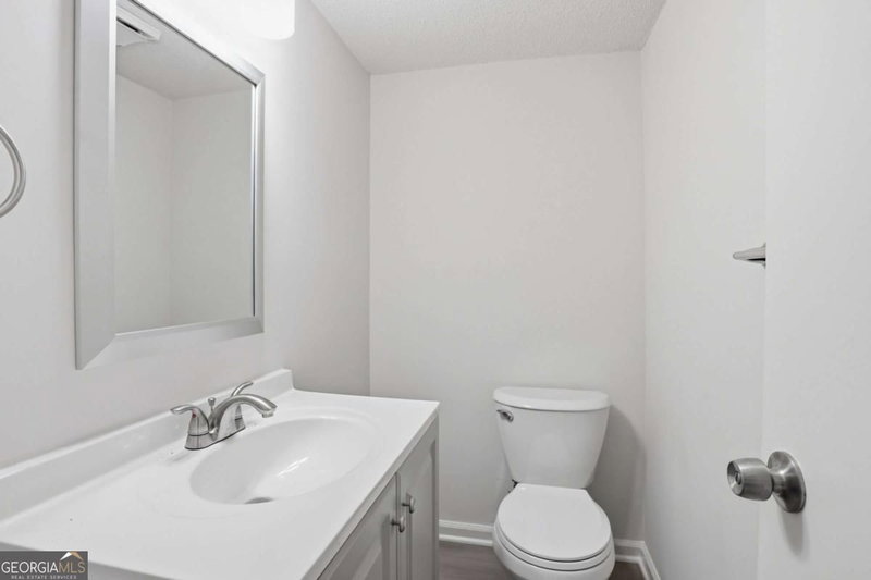 Photo 9 of 413 Promenade Court SW