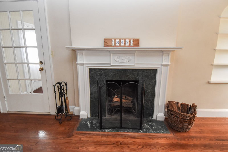 Photo 10 of 847 E College Street