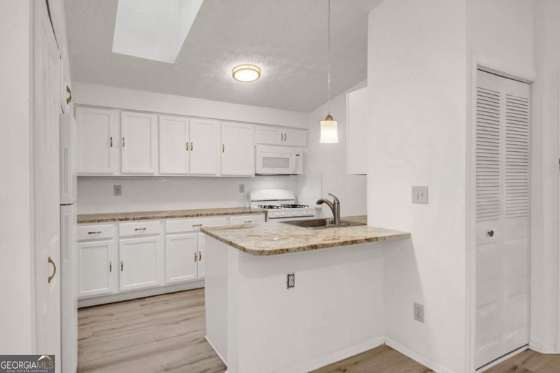 Photo 10 of 1283 Keys Lake Drive NE