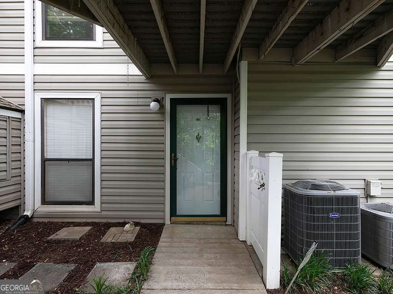 Photo 2 of 1316 Wynnes Ridge Circle SE