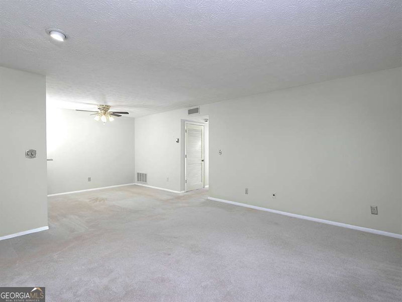Photo 10 of 1316 Wynnes Ridge Circle SE