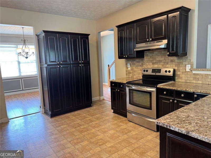 Photo 9 of 543 Saddle Ridge Drive