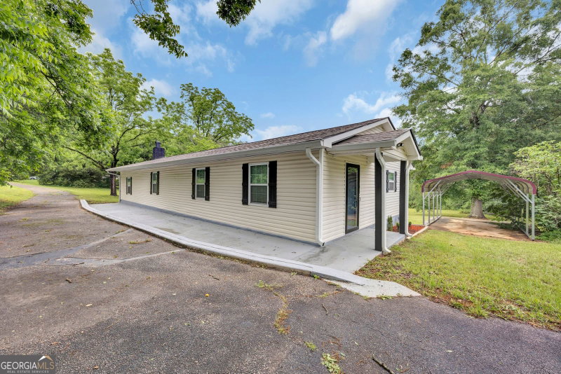 1198 E Atlanta Road