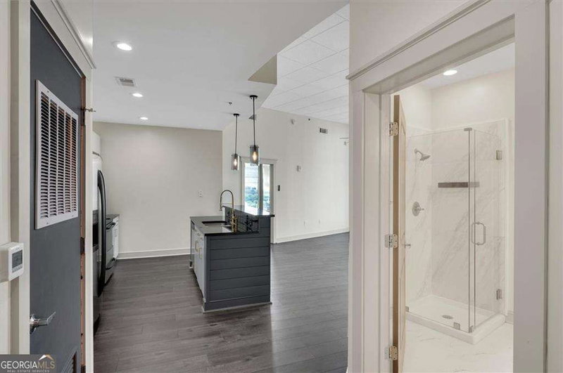 Photo 15 of 44 Peachtree Place NW #2024