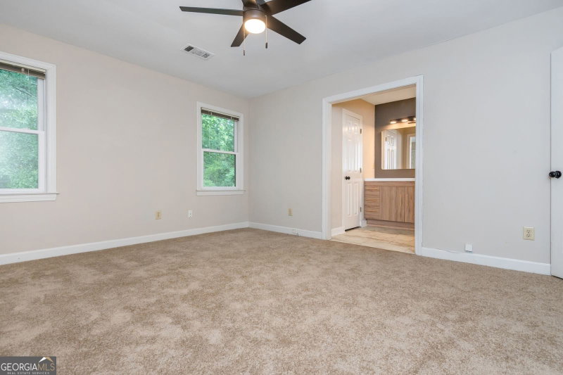 Photo 21 of 1354 Sheffield Glen Way NE