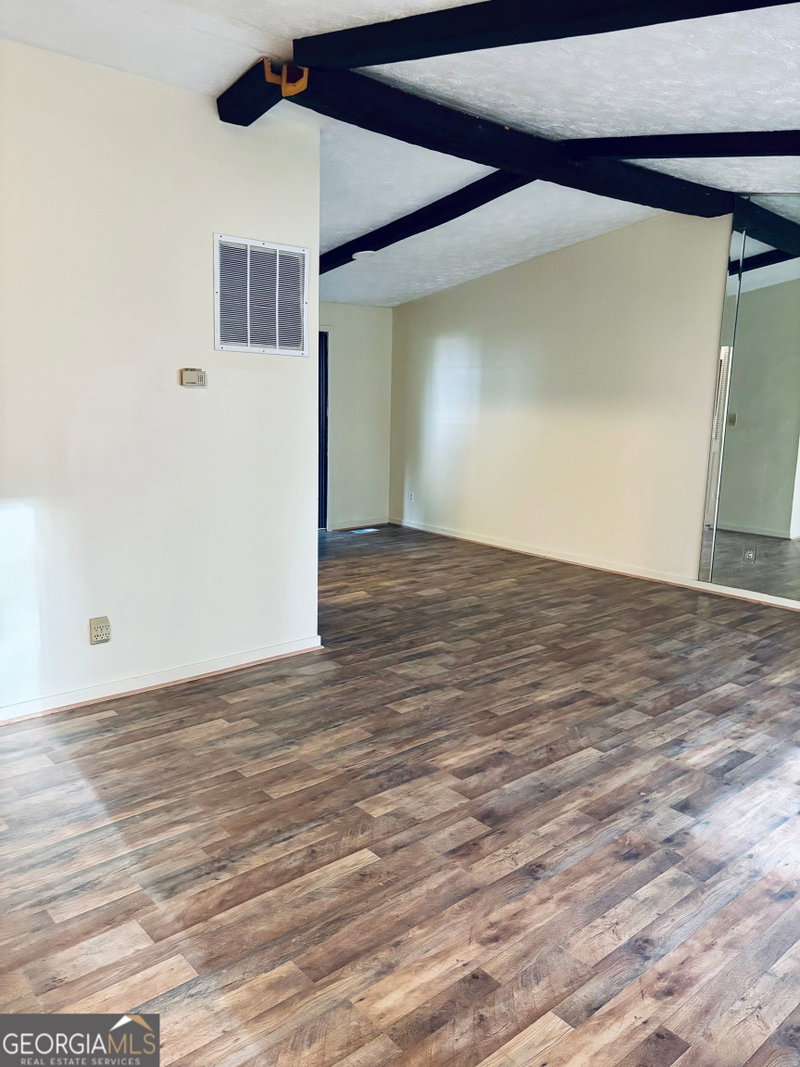 Photo 6 of 121 Kings Ridge Drive