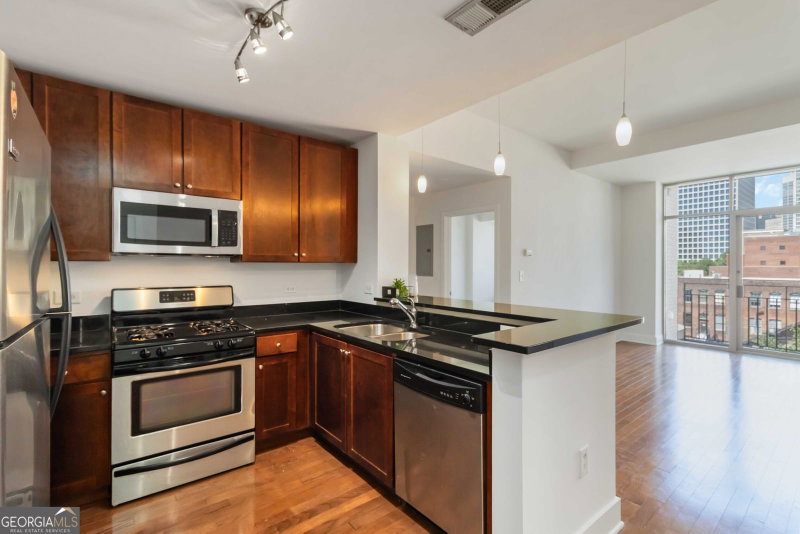Photo 16 of 171 Auburn Avenue NE #527