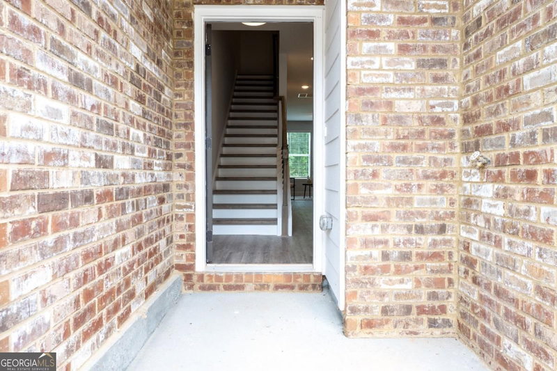 Photo 2 of 121 Greenview Court