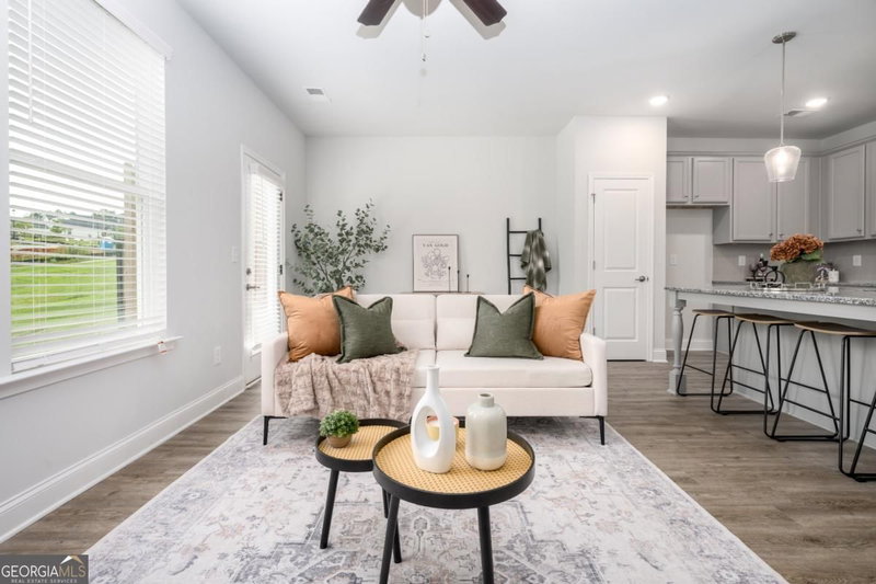 Photo 4 of 121 Greenview Court