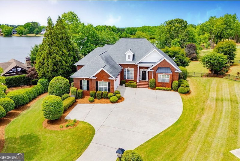 Photo 2 of 210 Turnberry Circle