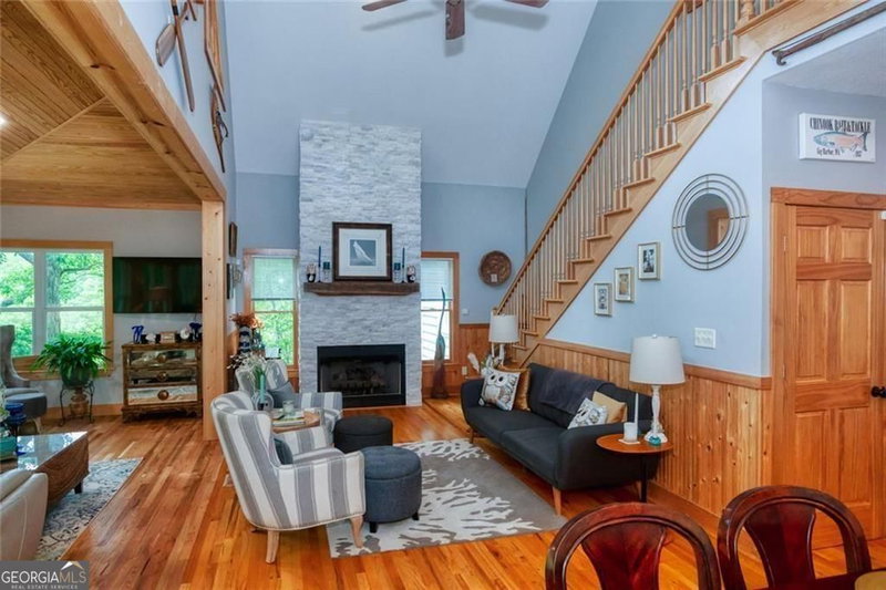 Photo 11 of 190 Raintree Court