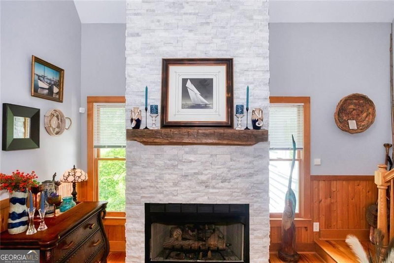 Photo 13 of 190 Raintree Court