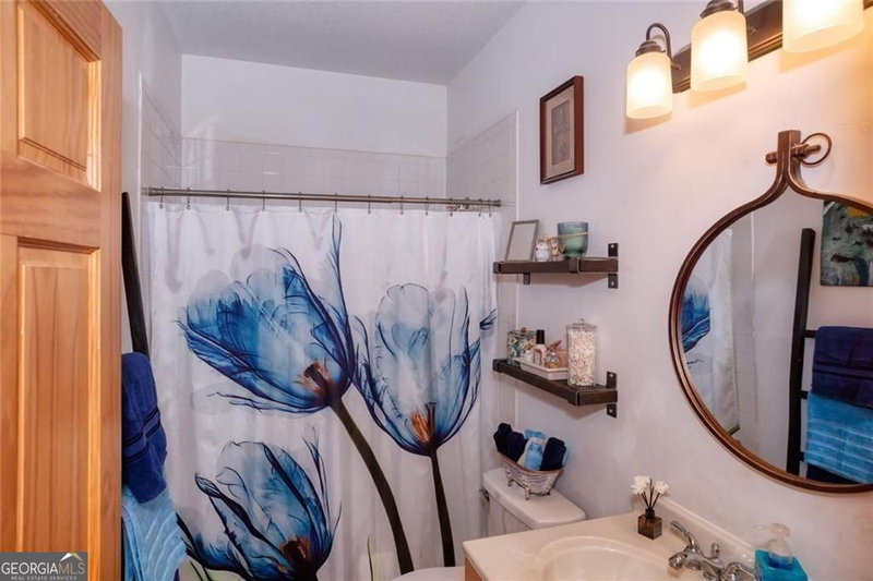 Photo 15 of 190 Raintree Court