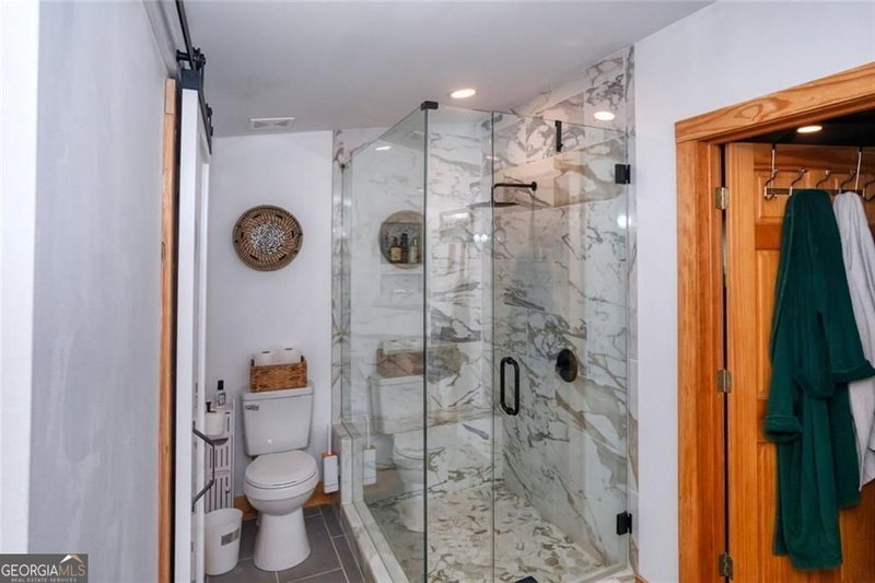 Photo 20 of 190 Raintree Court