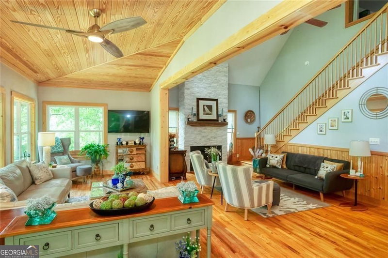 Photo 5 of 190 Raintree Court