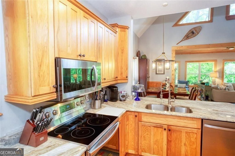 Photo 7 of 190 Raintree Court