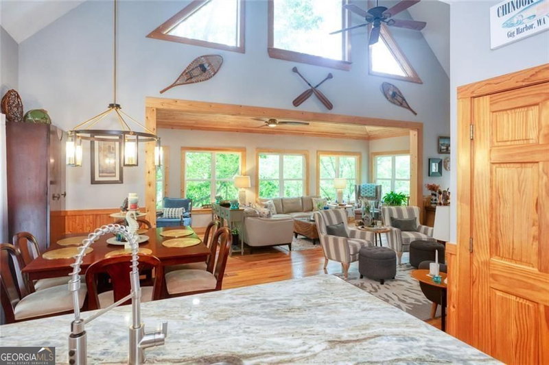 Photo 8 of 190 Raintree Court