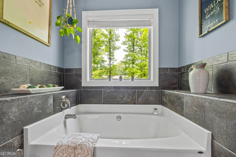 Photo 43 of 1010 Pembrook Drive