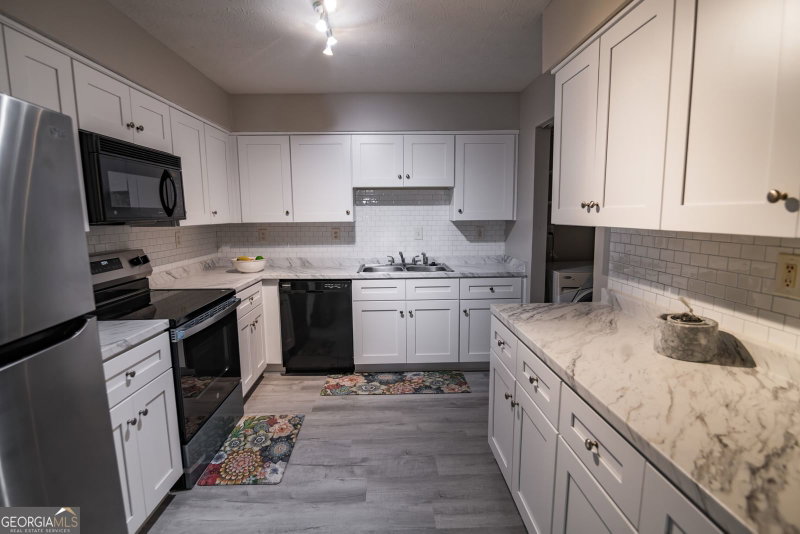 Photo 12 of 204 Brittany Court