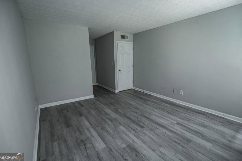 Photo 8 of 204 Brittany Court