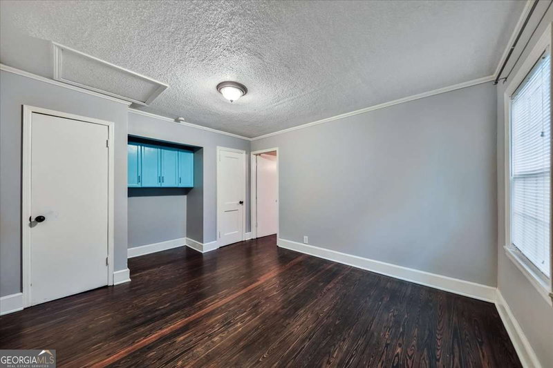 Photo 10 of 6320 Temple Street