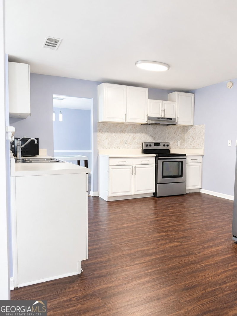 Photo 10 of 2861 Knoll View Place