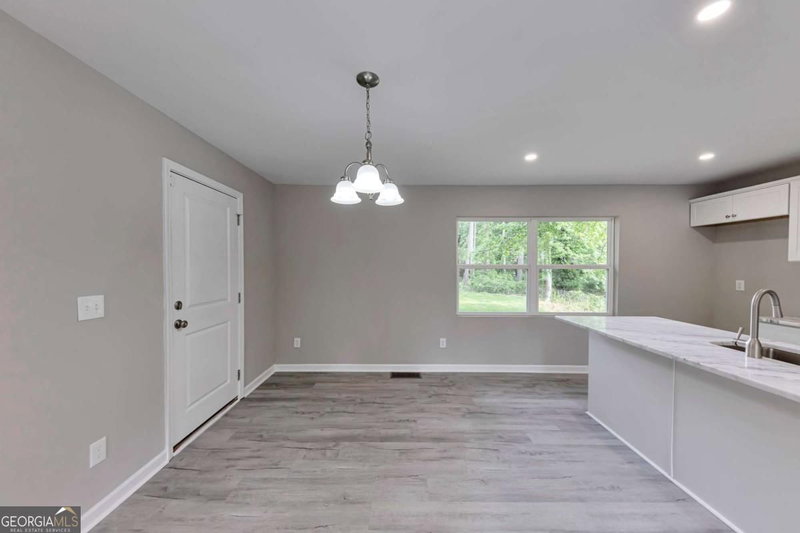 Photo 11 of 1660 Mallard Circle