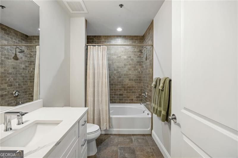 Photo 28 of 270 17th Streets NW #3604