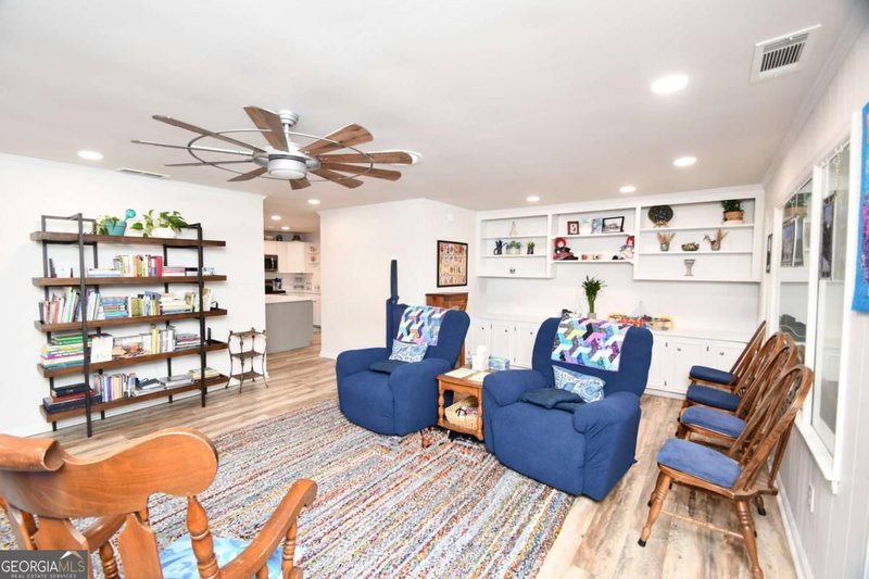 Photo 12 of 280 Valleybrook Drive
