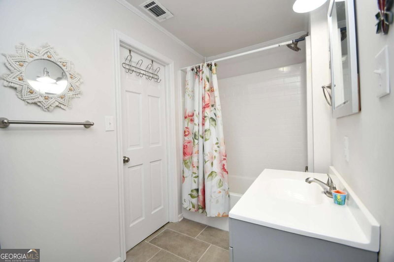 Photo 32 of 280 Valleybrook Drive