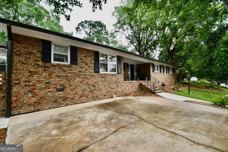 Photo 6 of 280 Valleybrook Drive