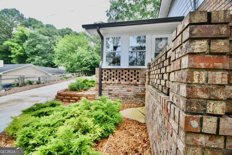 Photo 7 of 280 Valleybrook Drive