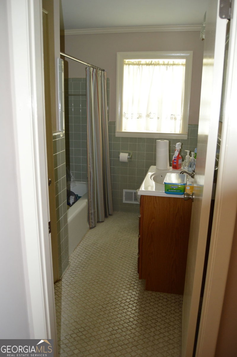 Photo 11 of 98 Beechwwod Boulevard
