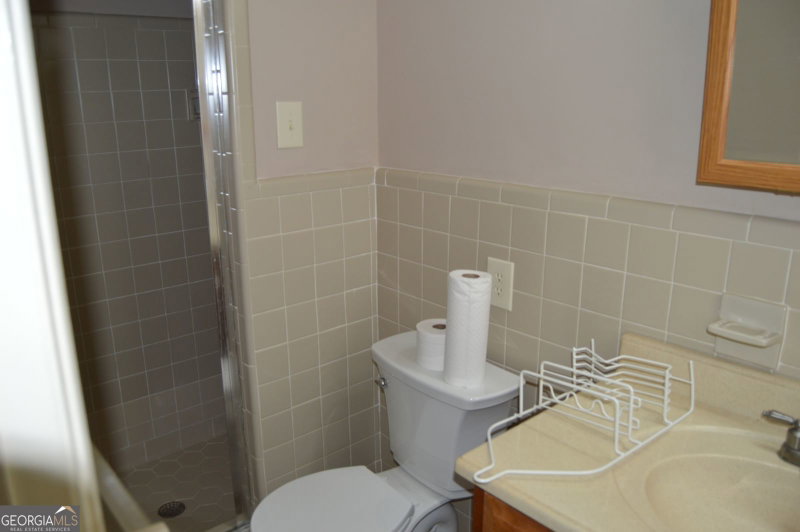 Photo 8 of 98 Beechwwod Boulevard