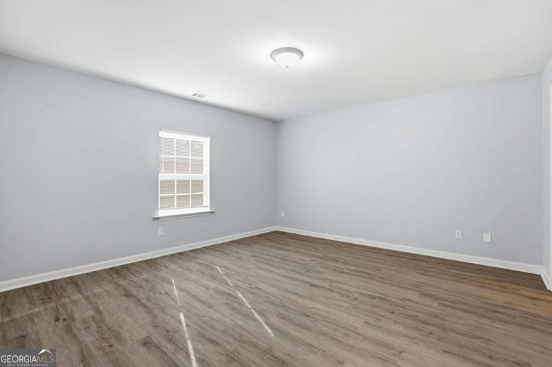 Photo 18 of 820 Magna Carta Drive NW