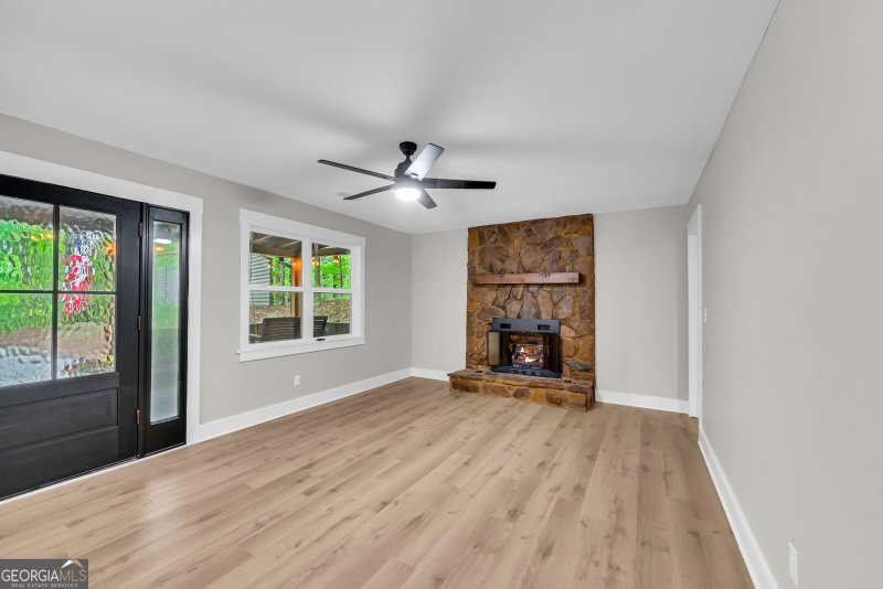 Photo 8 of 314 Skyview Circle