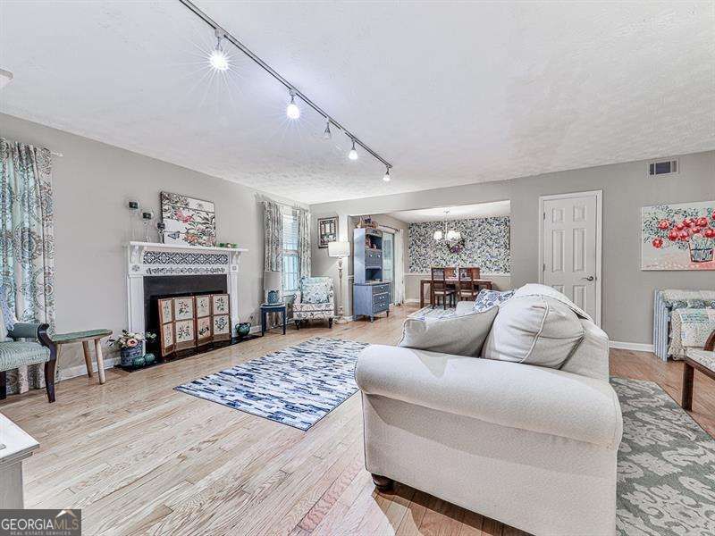 Photo 6 of 3960 Riverlook Parkway SE #102