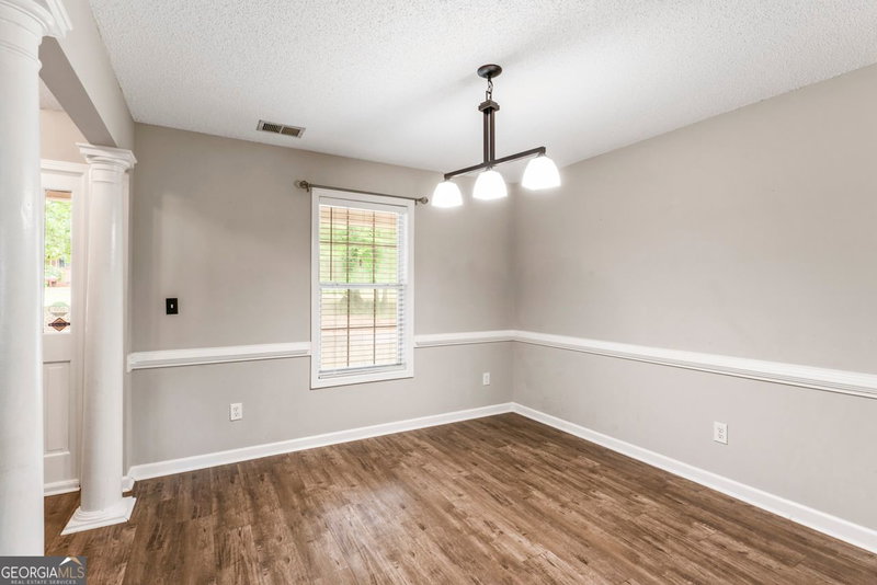 Photo 6 of 1020 Shumard Lane