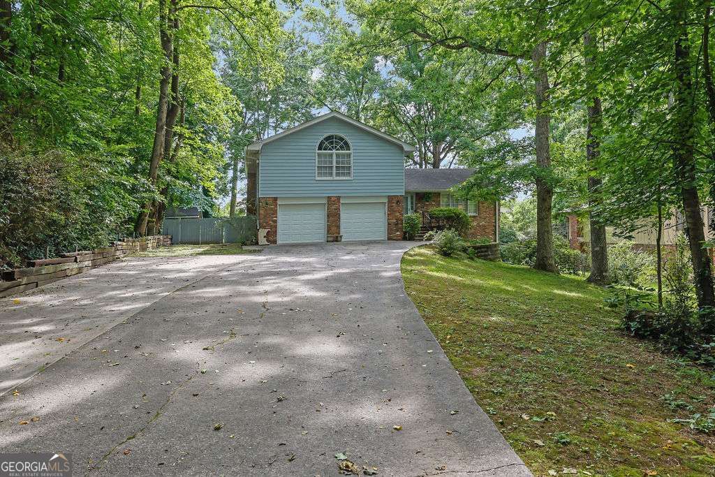 4916 Oak Grove Drive, Buford, GA 30518