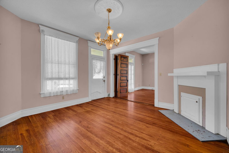 Photo 9 of 170 S Mcintosh Street