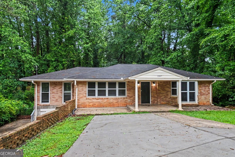 1307 Richard Road