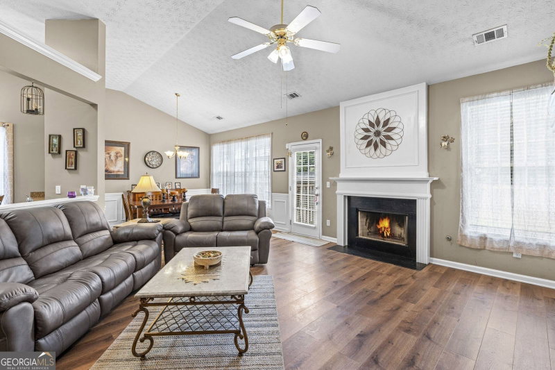 Photo 8 of 2114 Beacon Crest Drive