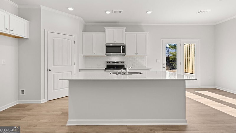 Photo 4 of 6649 Parsons Street