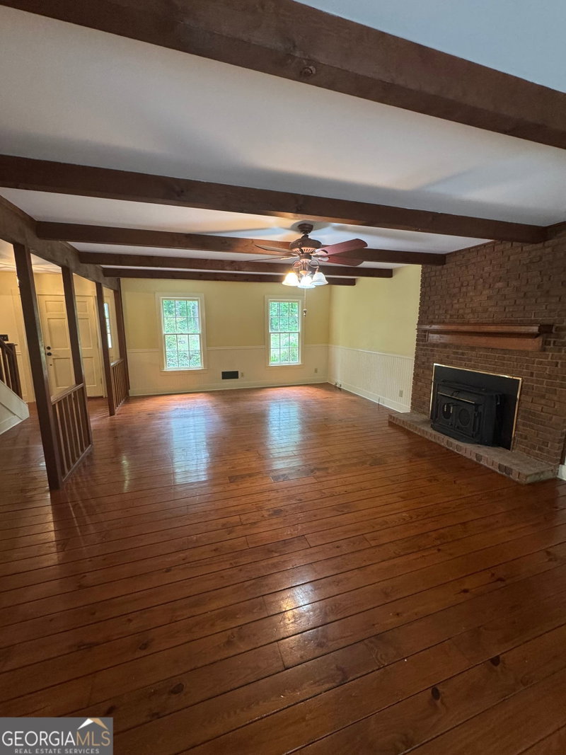 Photo 4 of 200 Meadovista Drive