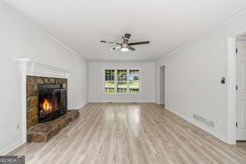Photo 17 of 10 Bramblewood Way SW