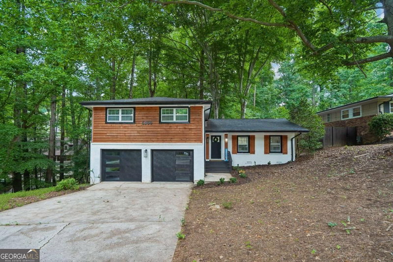 Photo 2 of 1564 Bubbling Creek Road NE