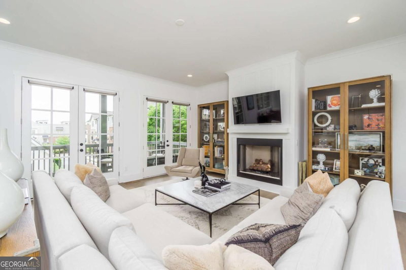 Photo 6 of 6076 Gaines Street